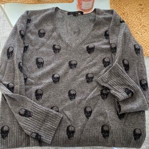 V Neck Cashmere Charcoal Gray Sweater Size Small